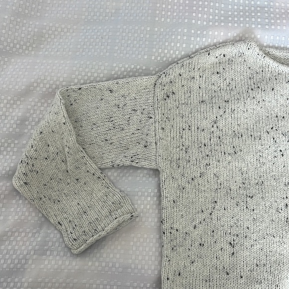 Ann Taylor long sleeve stretchy sweater - Picture 7 of 13